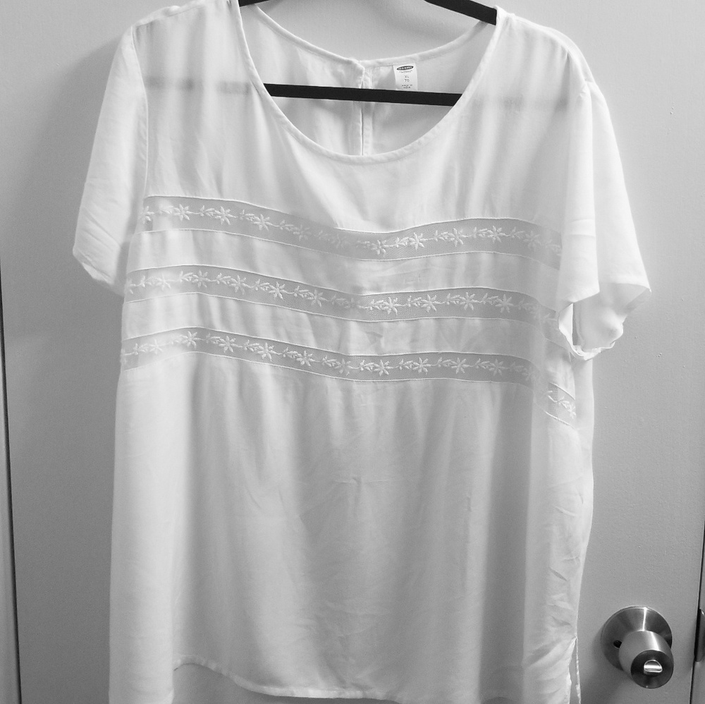 Old Navy White Summertime Top XL